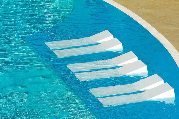 Accessibilité optimale : sécurité et confort avec douche pmr